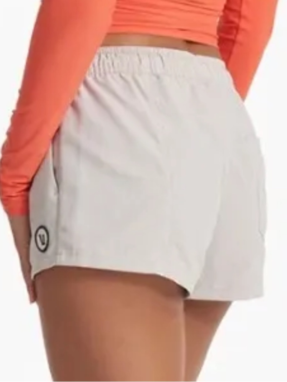 Vuori Women’s Sunwashed Shorts 2.5” Beige Drawstring Quick Dry Size Large L*O27 - Picture 2 of 6